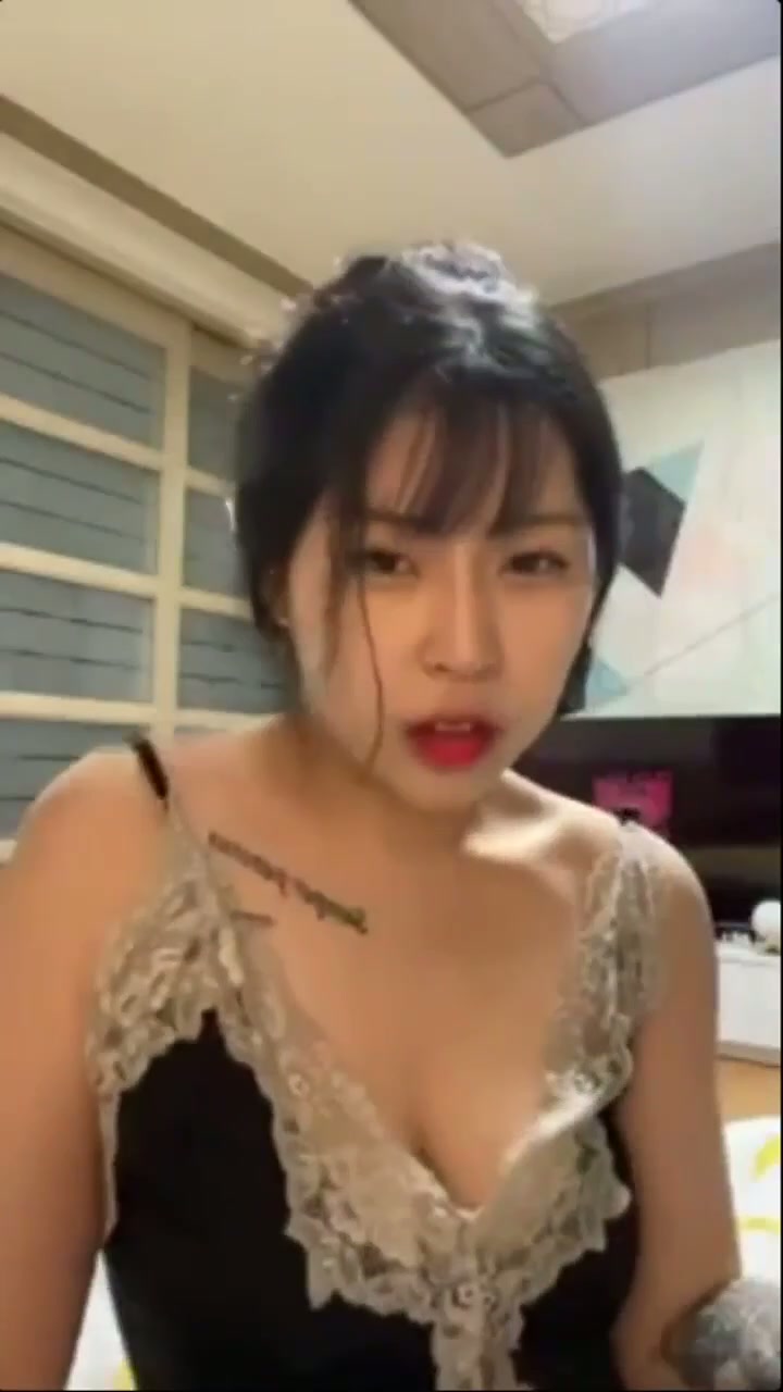 시청자 성화에 못이겨 결국 보댕이 까버림