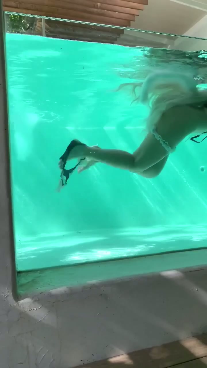 팬티 떨궜다 ㅋㅋ