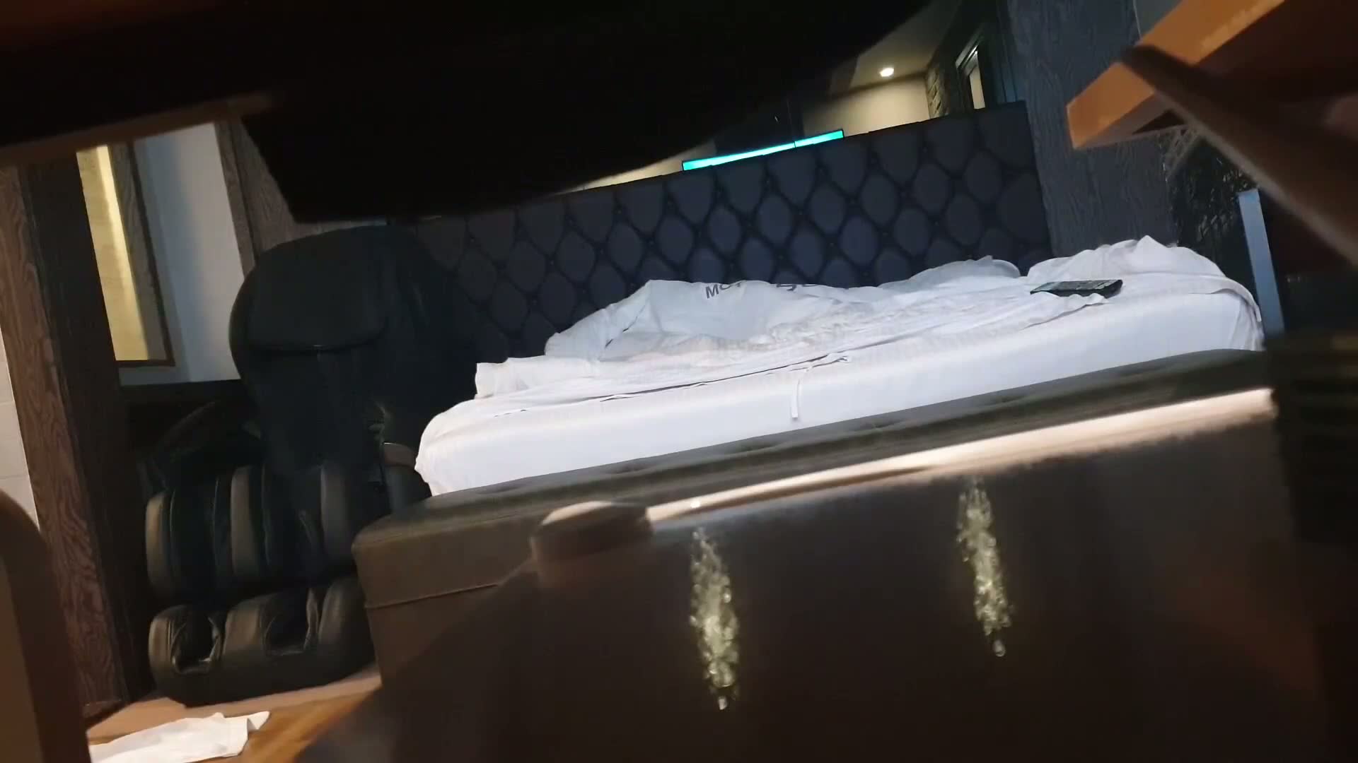 한국야동_(한국야동) 여관바리 줌마의 찰진 이빨털기