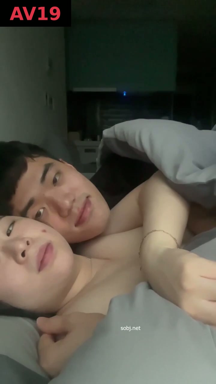 신작 여자통통커플