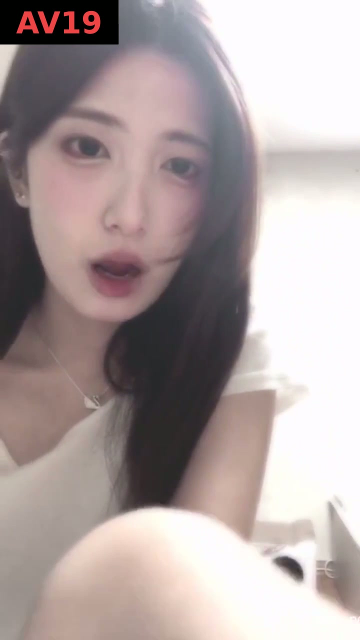 얼마전에 올라왔던 슬렌더녀 라방 추가영상