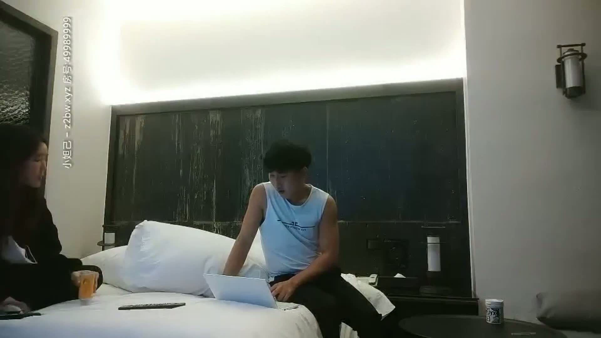 (한국야동) 한국으로 놀러와서 실시간으로 출장녀랑 떡치는거 송출하는 조선족 4